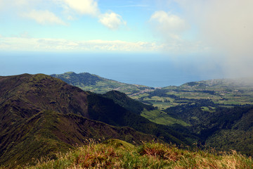 Fototapeta na wymiar Peak of Pico da Vara (azores)