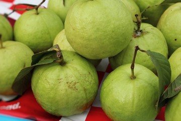 Guava fruit is delicious in the market