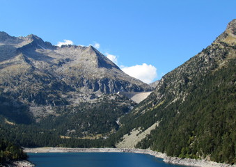 barage dans les Pyr&eacute;nn&eacute;es