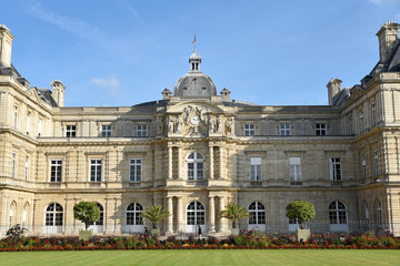 Fototapeta na wymiar Palais du Luxembourg à Paris, France