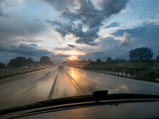Regen auf der Autobahn