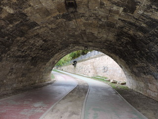 Paso bajo el Puente Mayor de Palencia