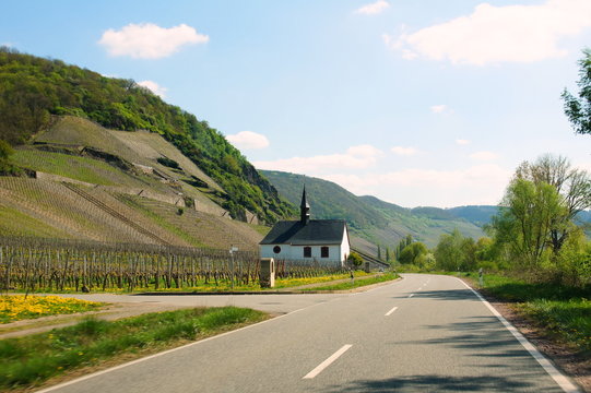 Kapelle an der L 156 zwischen Neumagen-Dhron und Trittenheim

