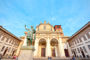 Fototapeta na wymiar Piazza of the Basilica of San Lorenzo Maggiore, Milan