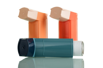 Device for inhalation with a dispenser isolated