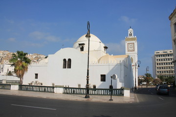 Style architectural à Alger la blanche, Algérie © Picturereflex