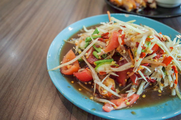 Thai food - spicy papaya salad ( som-tum )