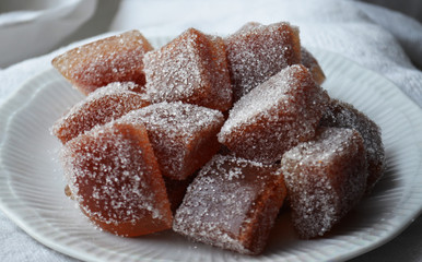 Мермелад на белой тарелке/Mermelade on a white plate