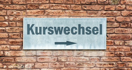 Fototapeta na wymiar Schild 225 - Kurswechsel