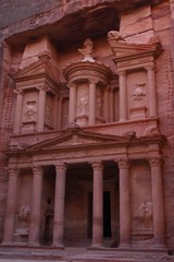 Obraz premium Al Khazneh, The treasury, ancient city of Petra, Jordan