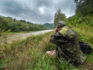 Fotograf przyrody przy pracy © JDziedzic