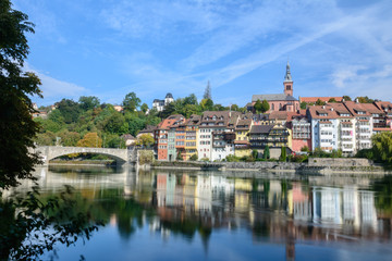 Fototapeta na wymiar Stadt skyline von laufenburg am Fluss