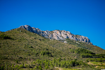 Dans la campagne autour de Maury