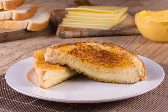 Hot cheese with toasted bread.