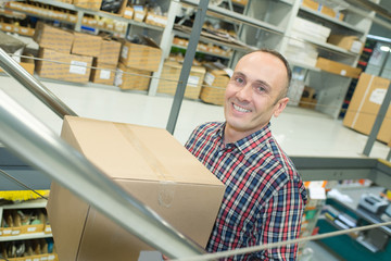 loading the box to be deliver