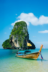 Boat on the beach ins Krabi, Thailand - obrazy, fototapety, plakaty