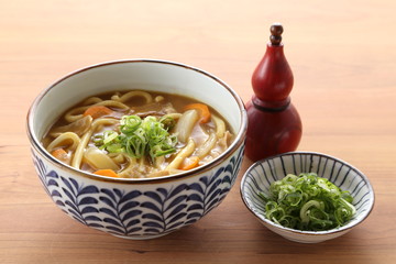 食卓のカレーうどん