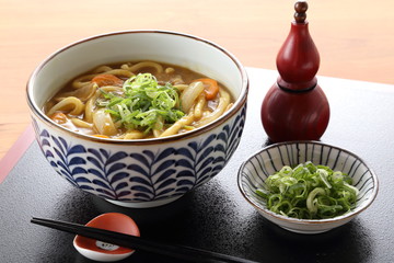 食卓のカレーうどん