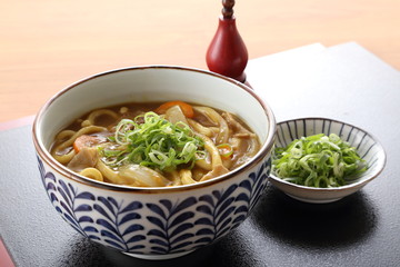 食卓のカレーうどん