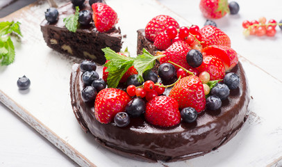 Chocolate cake with berries