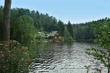 Obraz premium ferienhaus am wasser