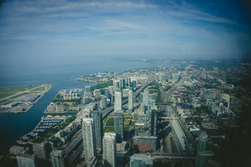 Fototapeta na wymiar Toronto vue d'en haut de la CN Tower