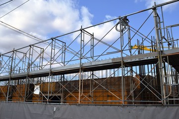 建設工事現場の足場