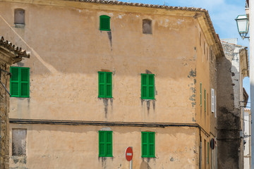 Fototapeta na wymiar Fassade eines mediterranen Hauses