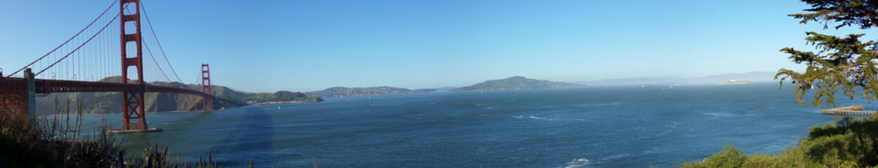 Fototapeta na wymiar Panorama Golden Gate Bridge and California Bay with View on San Francisco