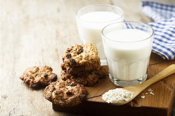 Oatmeal cookies with raisins