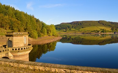 Fototapeta na wymiar Ladybower Reservoir in the English Peak District.