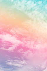 Plakaty  słońce i chmura w tle w pastelowym kolorze