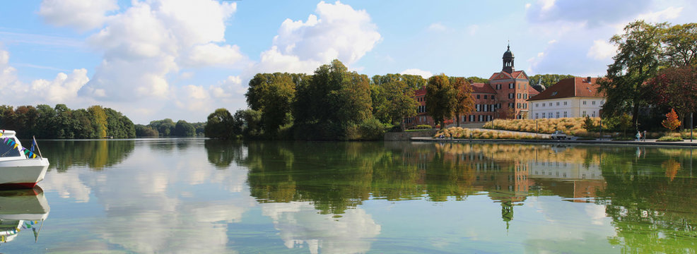 Stadt Eutin mit See und Schloss Schleswig-Holstein
