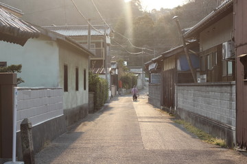 日本の田舎の暮らし。瀬戸内の離島の町並み