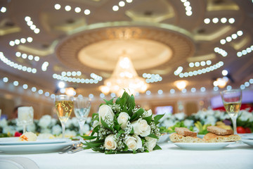 White Wedding flower bouquet Beautiful white wedding bouquets in basket