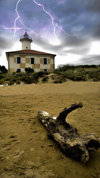Faro di Bibione in una terribile giornata di temporale