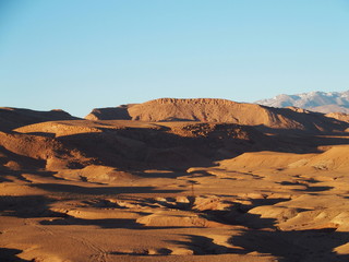 Fototapeta na wymiar Desert and high ATLAS MOUNTAINS range landscape in central Morocco