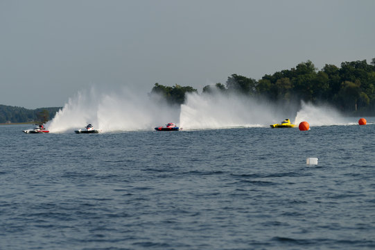 hydroplane rooster tail