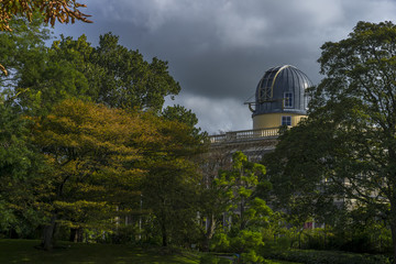 Mighty telescopes in the cenetr of the city