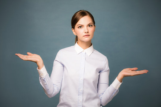 Young woman of an amazed look.