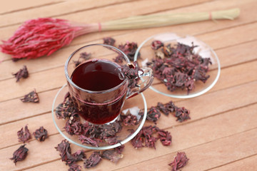 Roselle juice with dried roselle.