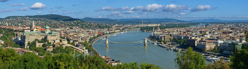 Fototapeta na wymiar Budapest Panorama, von der Freiheitsstatue gesehen