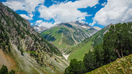Obraz premium Beautiful mountain landscape of Sonamarg, Jammu and Kashmir state, India
