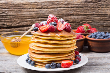 Pancakes with berries