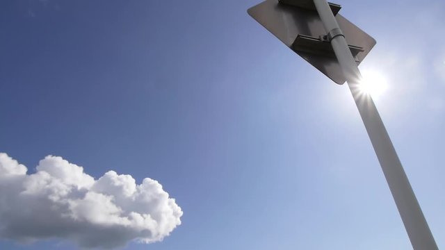 T字型交差点標識と空