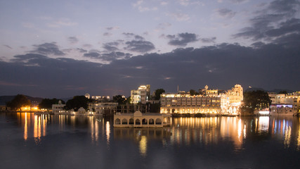 Obraz premium Night view of Udaipur, India