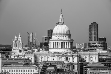 Fototapeta na wymiar Famous St Paul s Cathedral in London