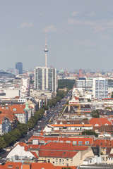 Häusermeer Berlin mit Blick auf den Fernsehturm
