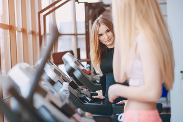 Fototapeta premium girls in a gym