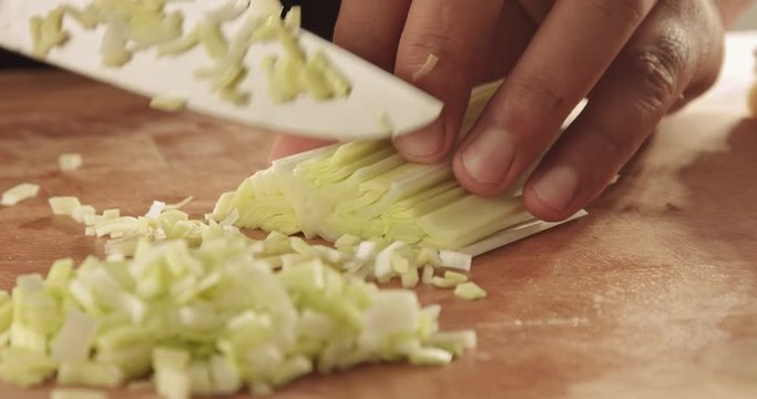 Cooking leeks and parmesan risotto video